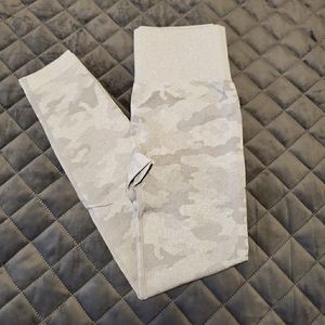 CAMO SEAMLESS LEGGINGS - NO BRAND - SIZE S